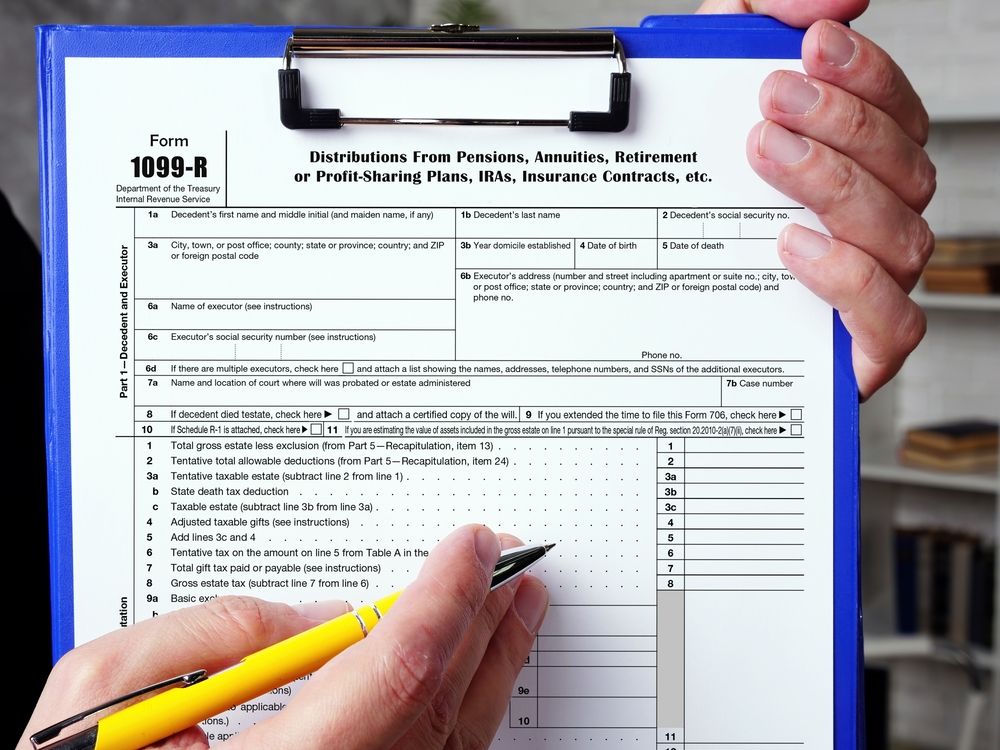 What is a 1099 Form, and Who Receives it?