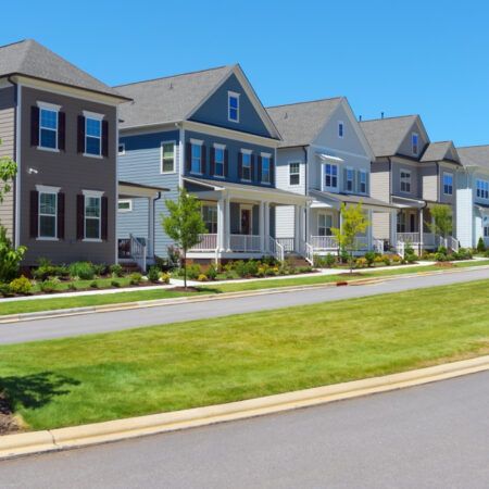 The Pros and Cons of Living in Planned Communities for Home Buyers