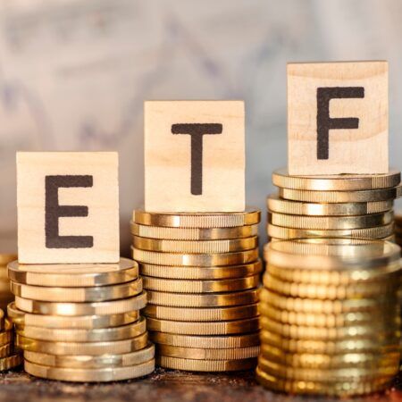 The Benefits and Risks of ETFs: A Comprehensive Guide for Investors