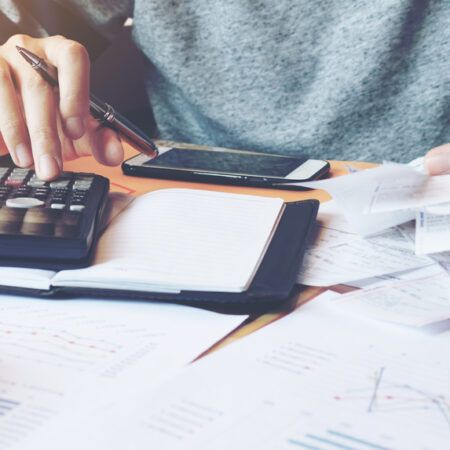 The Advantages of Using a Loan Calculator for Personal Financial Planning